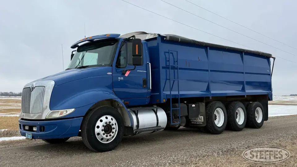 2005 International 8600 Grain Truck
