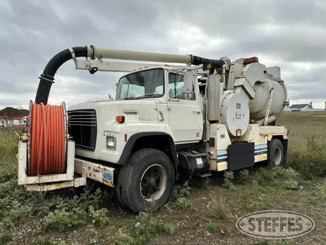 1989 Ford L8000