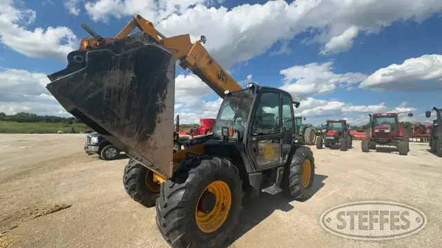 JCB 541-70