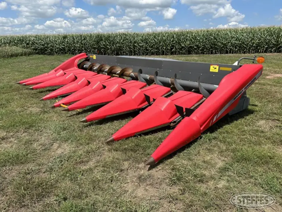 2013 Massey Ferguson 830A Corn Head