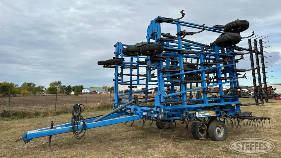 1999 DMI Tiger-Mate II Field Cultivator