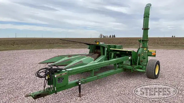 2004 John Deere 3975