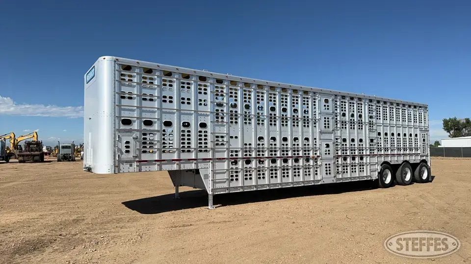 2013 Wilson PSDCL-402P Semi Livestock Trailer