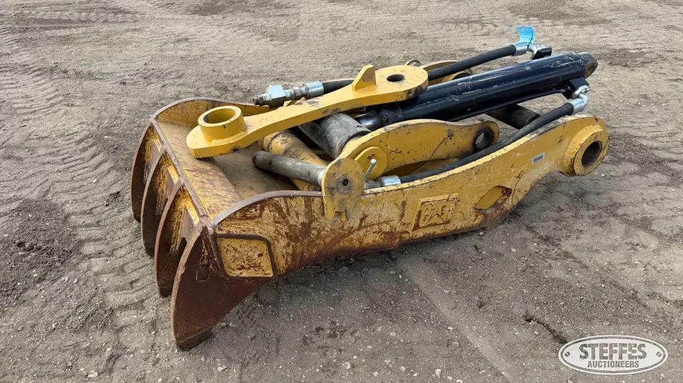 CAT hyd. thumb Excavator Attachment