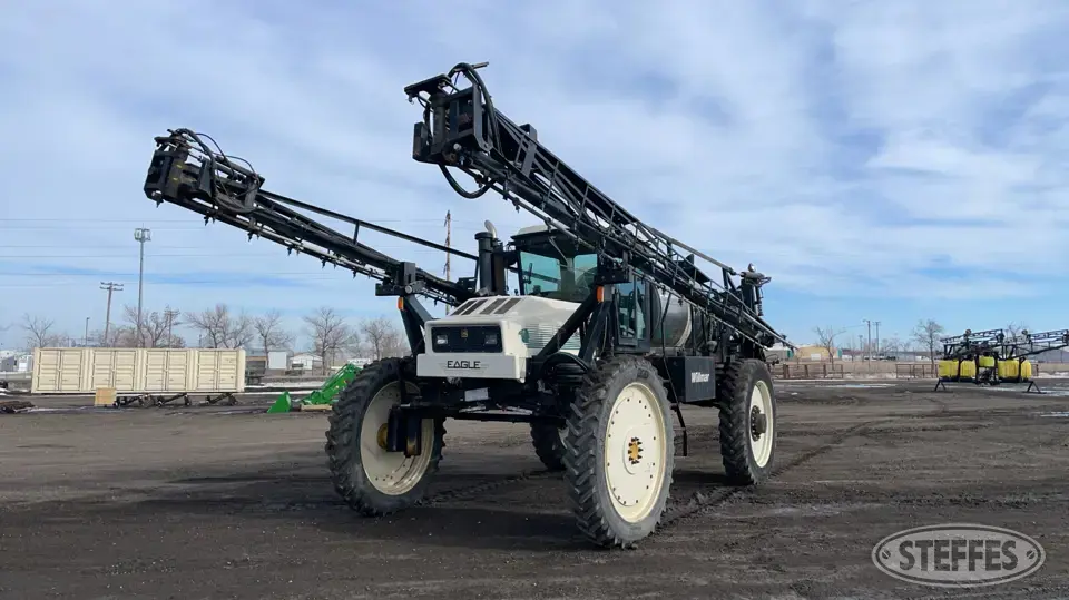 1998 Willmar 8400 Self-Propelled Sprayer