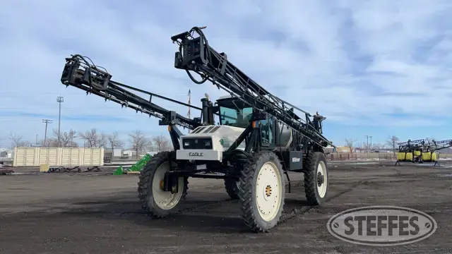 1998 Willmar 8400