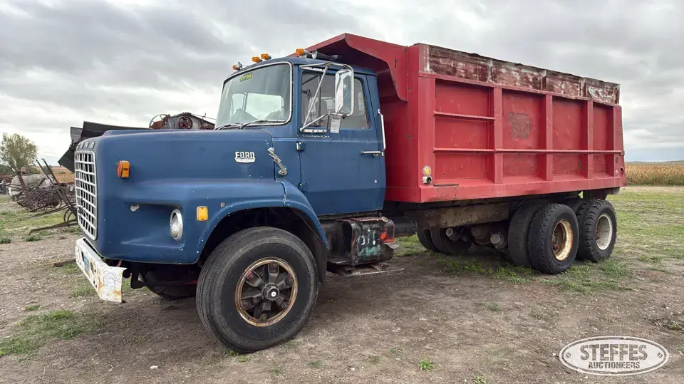Ford L91000 Dump Truck