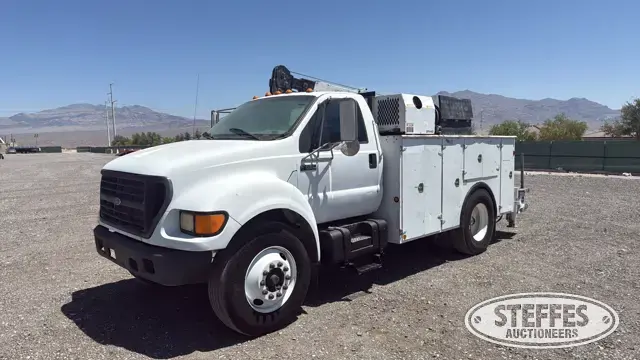2000 Ford F-650