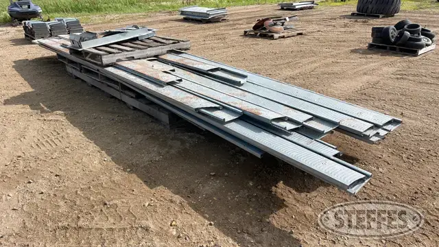 Bin aeration floor