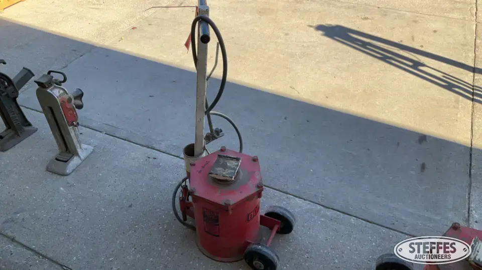 Norco 82990A pneumatic jack Air Tools and Compressor