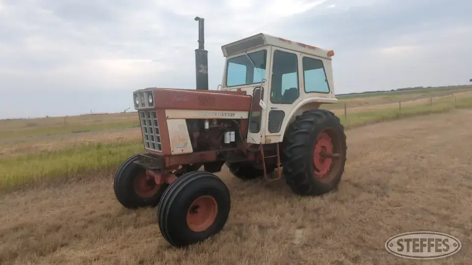 1973 International 1466 2WD Tractor