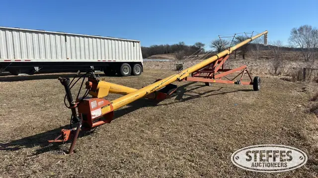 Mayrath swing hopper auger