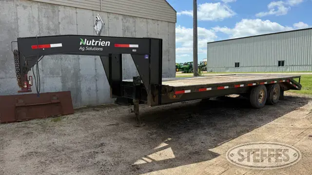 2005 DCT gooseneck equipment trailer