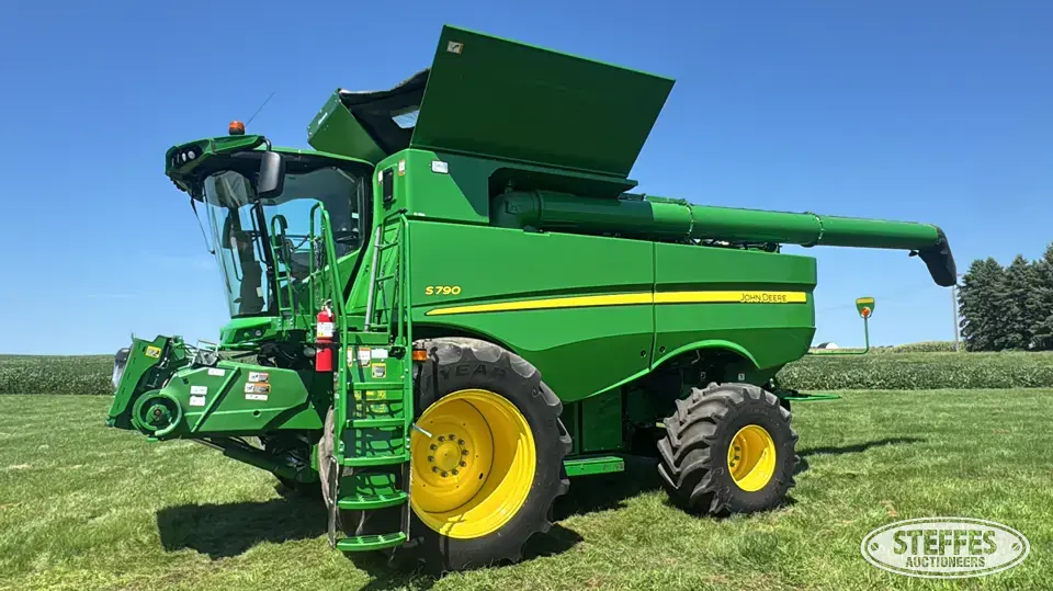 2018 John Deere S790 Combine