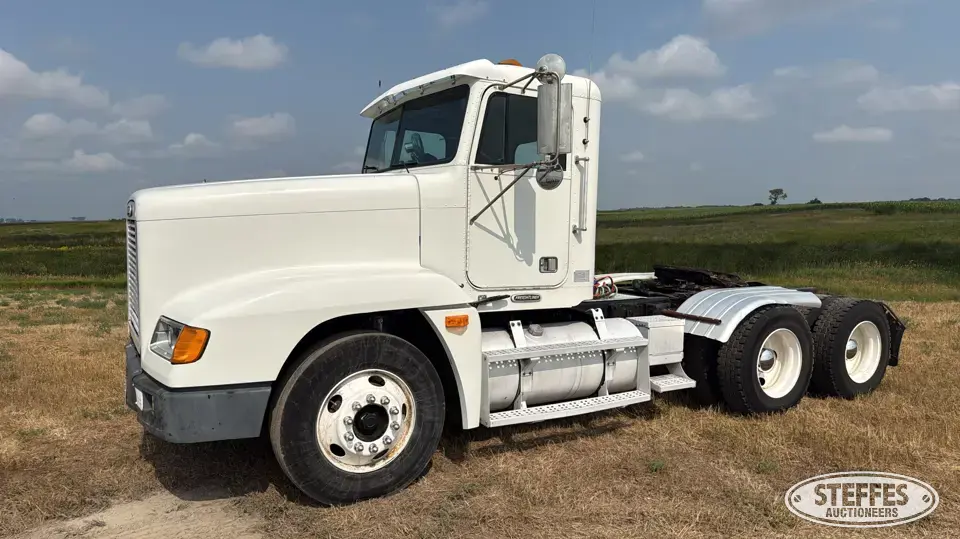 2000 Freightliner FLD120 Conventional Truck without Sleeper