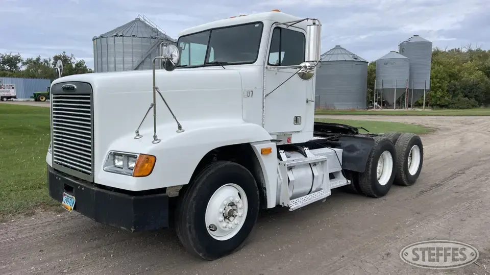 1997 Freightliner FLD120 Conventional Truck without Sleeper