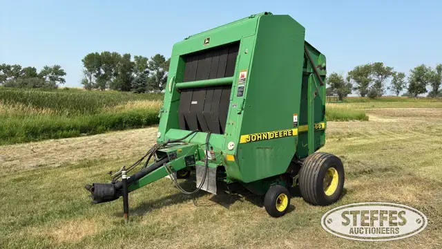 1998 John Deere 566