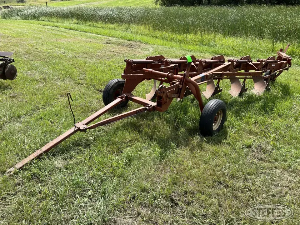 Melroe 911 Plow