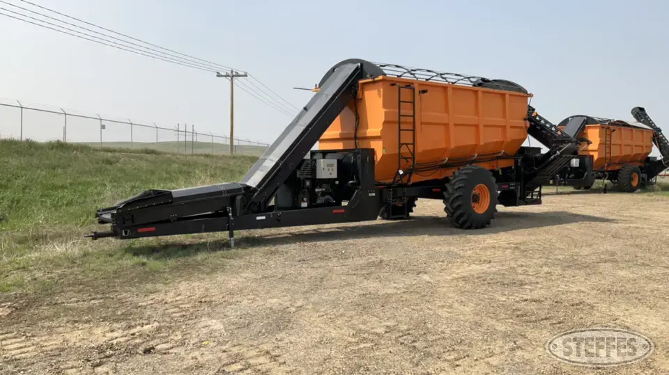Fehr V883FT Pull-Type Harvester