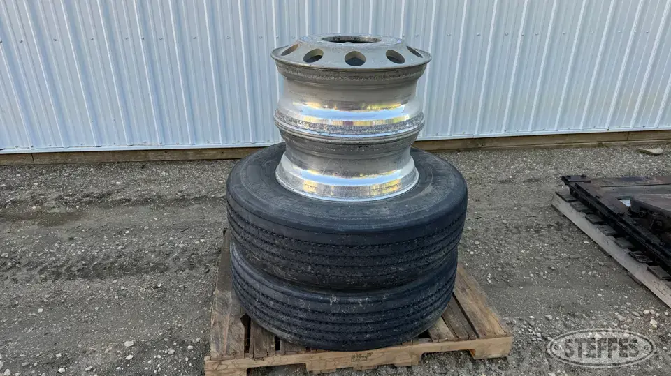 Continental HSL2 Truck Tire