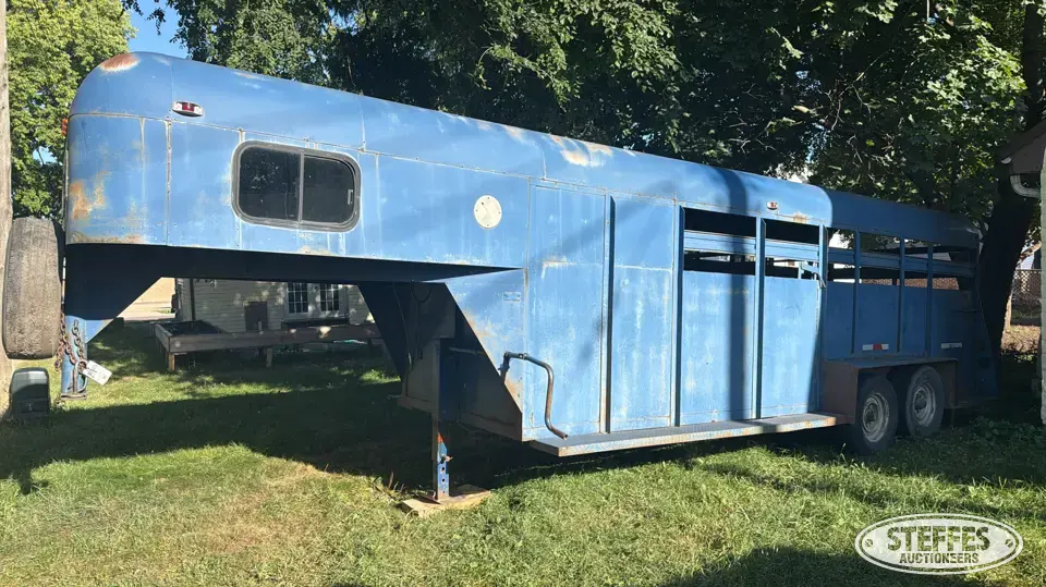 1980 Rancho Stock Gooseneck Livestock Trailer