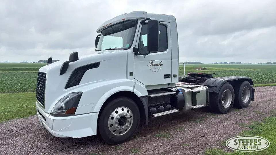 2016 Volvo VNL Conventional Truck without Sleeper