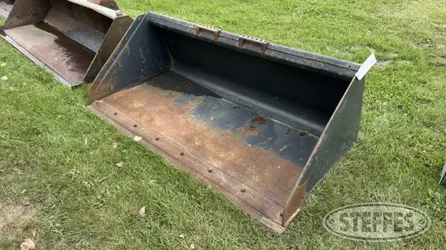 Bobcat snow bucket