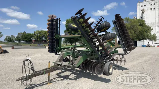 John Deere 630