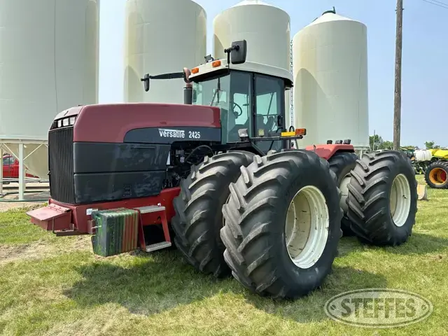 2003 Buhler Versatile 2425