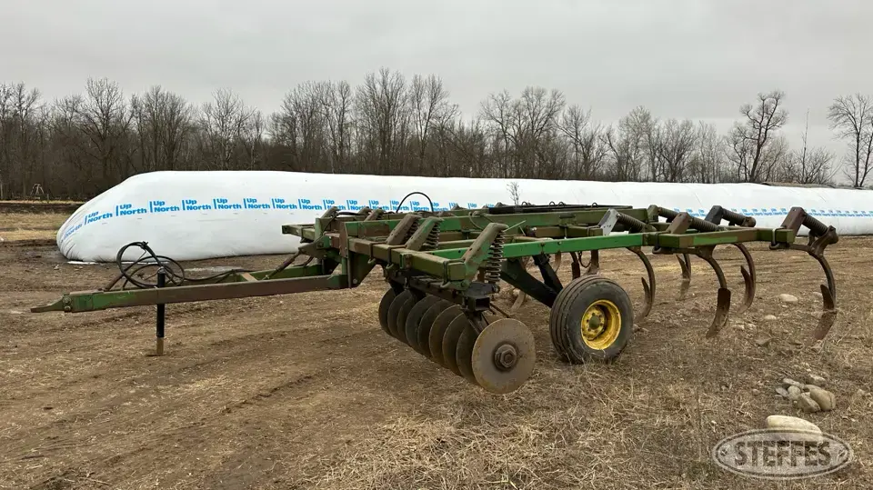 John Deere 712 Coulter Chisel