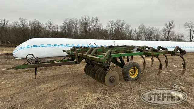 John Deere 712