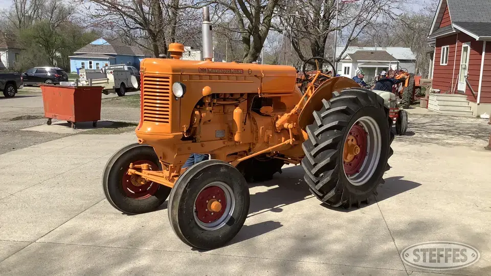Minneapolis-Moline U 2WD Tractor