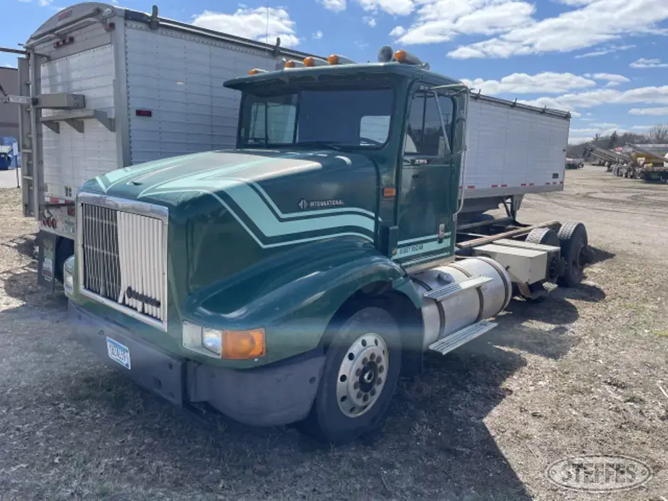 1995 IHC Cab and Chassis Truck