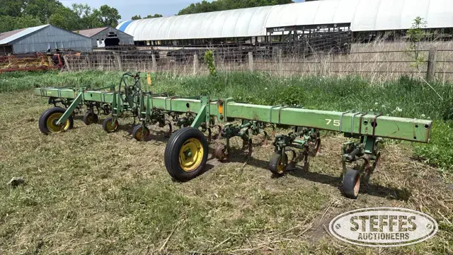 John Deere 75
