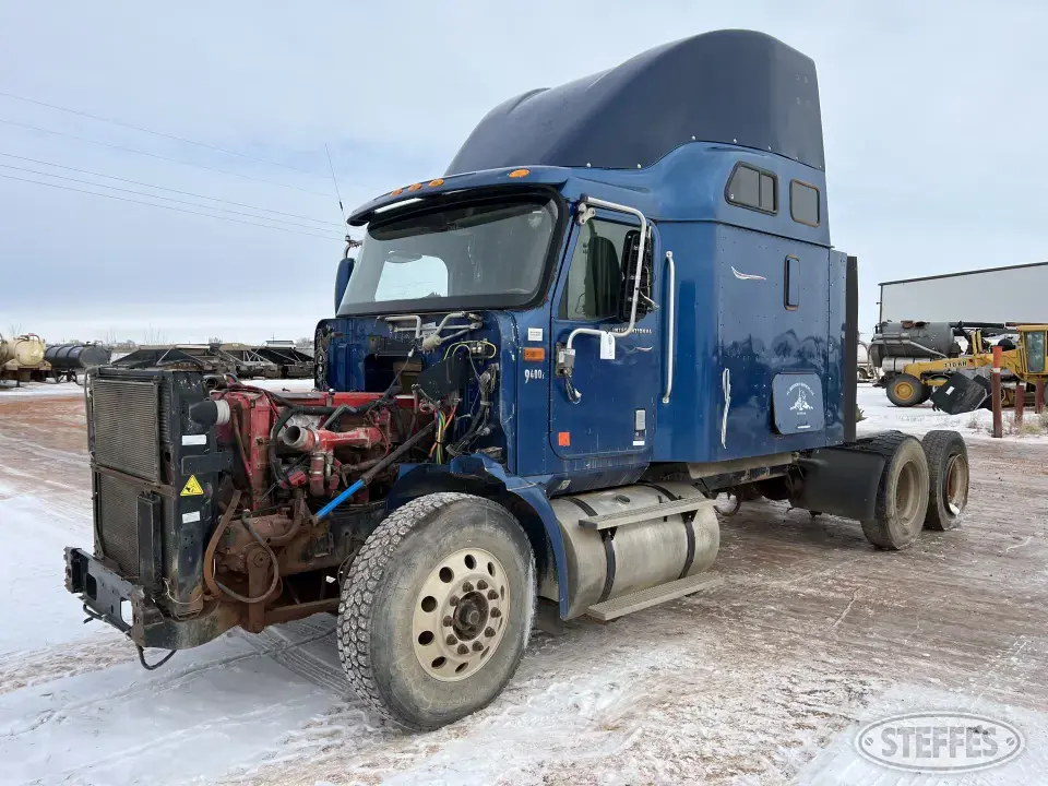 2007 International 9400i Conventional Truck with Sleeper