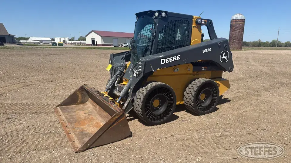 2020 Deere 332G Wheeled Skid Steer
