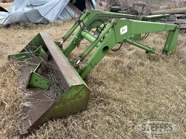 John Deere 146