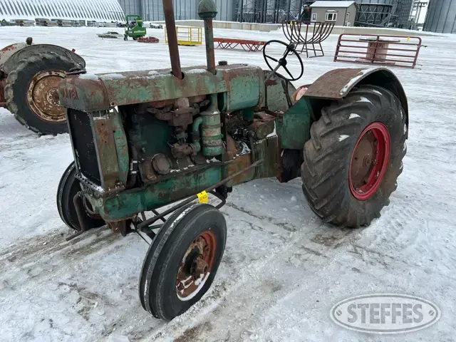 1942 Oliver 80