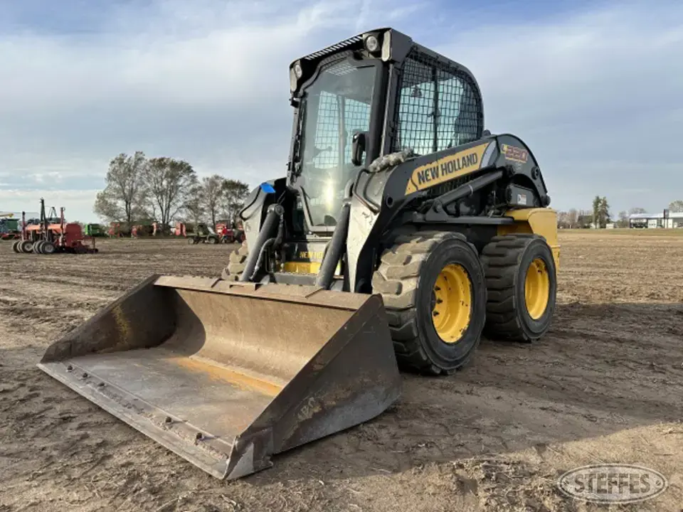 2012 New Holland L220 Wheeled Skid Steer