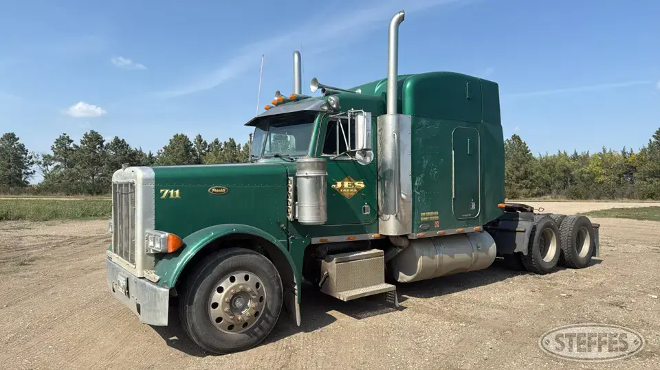 2000 Peterbilt 379 Conventional Truck with Sleeper