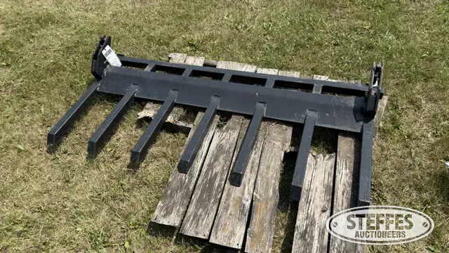 Clamp-on manure fork