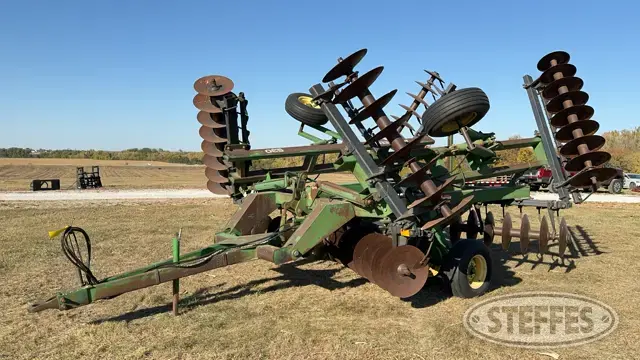 John Deere 630