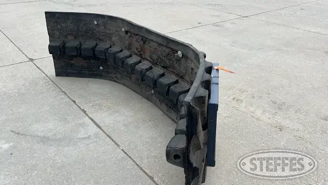 Rubber track snow pusher