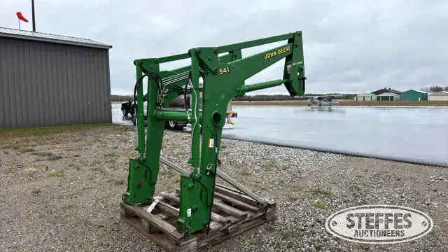 John Deere 541