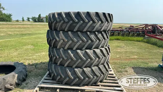 (4) Michelin 480/80R50 tires