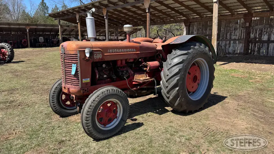 1956 International 600 Standard Collectible Tractor