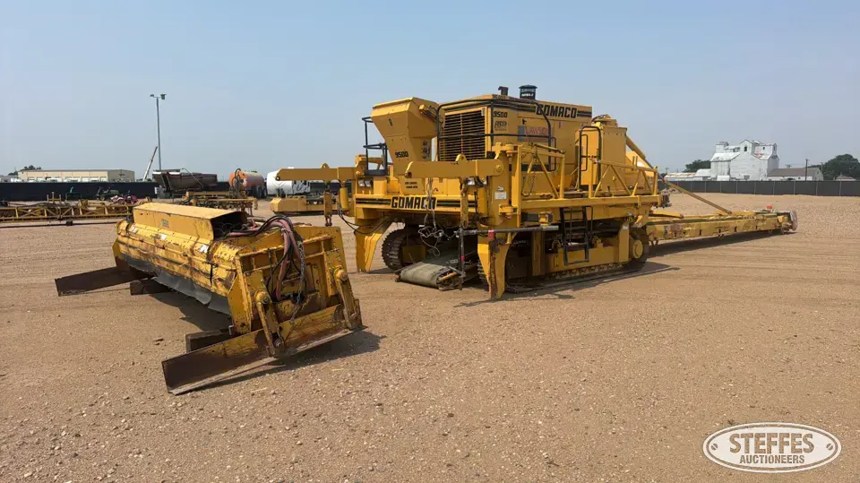 2002 Gomaco 9500 Paving Equipment