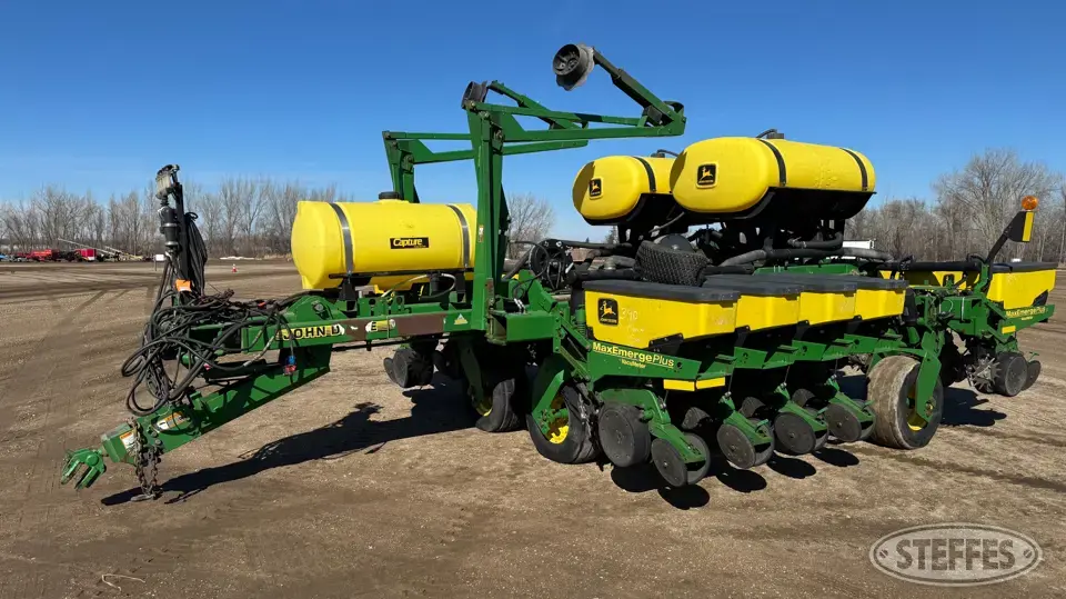 1999 John Deere 1780 12 or More Row Planter
