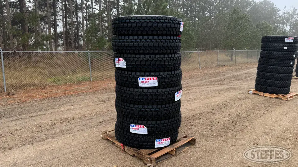 (8) Kapsen HS207 11R22.5 tires Truck Tire