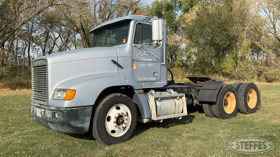 1995 Freightliner FLD112 Conventional Truck without Sleeper
